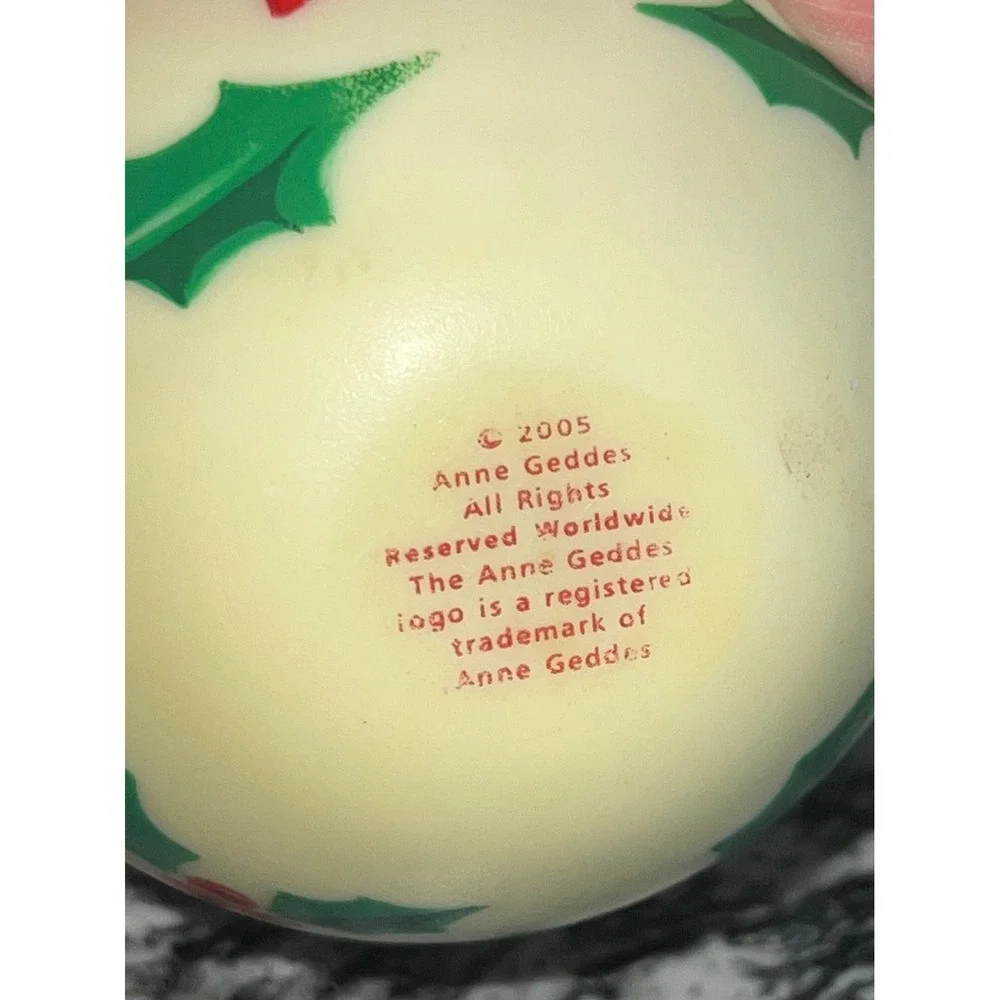 Anne Geddes 2005 Vintage Christmas Holly Berry Plastic Egg Container‎ Only